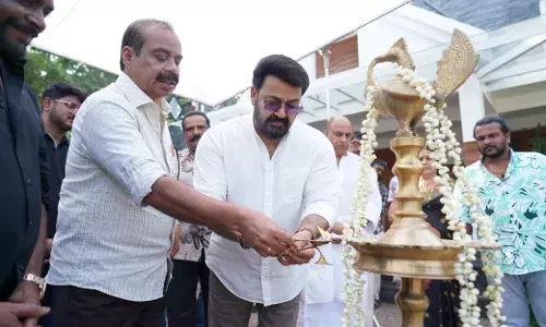 മലയാളികളുടെ എക്കാലത്തെയും മികച്ച കോംബോ ; സത്യൻ അന്തിക്കാട് - മോഹൻലാൽ ചിത്രം ഹൃദയപൂർവ്വം ആരംഭിച്ചു മലയാളികളുടെ എക്കാലത്തെയും മികച്ച കോംബോ ; സത്യൻ അന്തിക്കാട് - മോഹൻലാൽ ചിത്രം ഹൃദയപൂർവ്വം ആരംഭിച്ചു