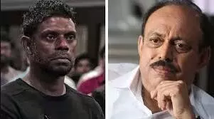 സിനിമ നിങ്ങളുടെ കുടുംബ സ്വത്താണോ? നിർമ്മാതാവ് സുരേഷ് കുമാറിനെതിരെ രൂക്ഷ വിമർശനവുമായി നടൻ വിനായകൻ സിനിമ നിങ്ങളുടെ കുടുംബ സ്വത്താണോ? നിർമ്മാതാവ് സുരേഷ് കുമാറിനെതിരെ രൂക്ഷ വിമർശനവുമായി നടൻ വിനായകൻ