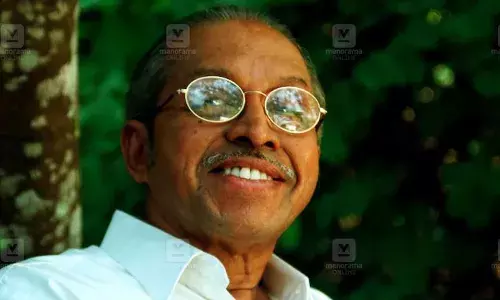 കവിതയെ ജീവിതമാക്കിയ കവി , ഒ എൻ വി ഓർമ്മയായിട്ട് 9 വർഷം കവിതയെ ജീവിതമാക്കിയ കവി , ഒ എൻ വി ഓർമ്മയായിട്ട് 9 വർഷം
