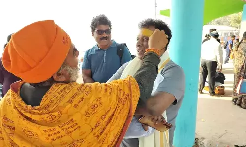 പാൻ ഇന്ത്യൻ ചിത്രം കൊരഗജ്ജ റിലീസിന്    മുൻപ് മഹാ കുംഭമേളയിൽ പങ്കെടുത്ത് സംവിധയകനും  സംഘവും പാൻ ഇന്ത്യൻ ചിത്രം കൊരഗജ്ജ റിലീസിന്    മുൻപ് മഹാ കുംഭമേളയിൽ പങ്കെടുത്ത് സംവിധയകനും  സംഘവും