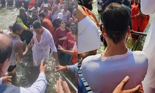 യോഗി ജി ഇത്രയും നല്ല സൗകര്യങ്ങള്‍ ഒരുക്കിയതിന് നന്ദി;  ത്രിവേണി സംഗമത്തിൽ പുണ്യസ്നാനം നടത്തി ബോളിവുഡ് താരം അക്ഷയ് കുമാർ.