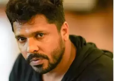 സിനിമയിലെ വയലന്സ് ജനങ്ങളെ സ്വാധീനിക്കുന്നു : സംവിധായകൻ ആഷിക് അബു സിനിമയിലെ വയലന്സ് ജനങ്ങളെ സ്വാധീനിക്കുന്നു : സംവിധായകൻ ആഷിക് അബു