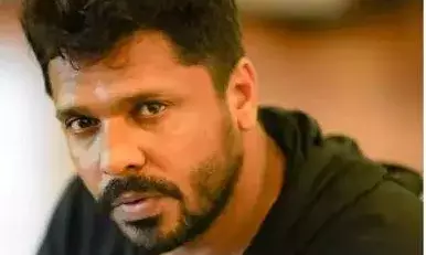 സിനിമയിലെ വയലന്സ് ജനങ്ങളെ സ്വാധീനിക്കുന്നു : സംവിധായകൻ ആഷിക് അബു സിനിമയിലെ വയലന്സ് ജനങ്ങളെ സ്വാധീനിക്കുന്നു : സംവിധായകൻ ആഷിക് അബു