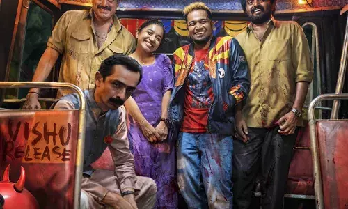 മരണമാസിന്റെ പുതിയ ലുക്കിൽ വീണ്ടും അതിശയിപ്പിച്ച് ബേസിൽ ജോസഫ് മരണമാസിന്റെ പുതിയ ലുക്കിൽ വീണ്ടും അതിശയിപ്പിച്ച് ബേസിൽ ജോസഫ്