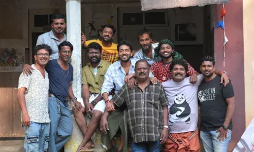 കല്യാണം മുടക്കികളുടെ കഥ പറയുന്ന വത്സല ക്ലബ് ഫസ്റ്റ് ലുക്ക് പോസ്റ്റർ പുറത്തു വിട്ടു. കല്യാണം മുടക്കികളുടെ കഥ പറയുന്ന വത്സല ക്ലബ് ഫസ്റ്റ് ലുക്ക് പോസ്റ്റർ പുറത്തു വിട്ടു.