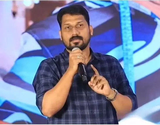മലയാള സിനിമയിലെ പ്രമുഖനടൻ വലിയ തെറ്റിന് തിരി കൊളുത്തി. പേര് തുറന്നുപറയാതെയുള്ള വിമർശനവുമായി ലിസ്റ്റിൻ സ്റ്റീഫൻ മലയാള സിനിമയിലെ പ്രമുഖനടൻ വലിയ തെറ്റിന് തിരി കൊളുത്തി. പേര് തുറന്നുപറയാതെയുള്ള വിമർശനവുമായി ലിസ്റ്റിൻ സ്റ്റീഫൻ