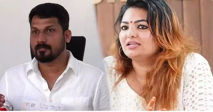 വീണ്ടും വിവാദങ്ങളുടെ നടുവിൽ മലയാള സിനിമ. ലിസ്റ്റിൻ സ്റ്റീഫനെതിരെ തുറന്നടിച്ച് സാന്ദ്ര തോമസ് വീണ്ടും വിവാദങ്ങളുടെ നടുവിൽ മലയാള സിനിമ. ലിസ്റ്റിൻ സ്റ്റീഫനെതിരെ തുറന്നടിച്ച് സാന്ദ്ര തോമസ്