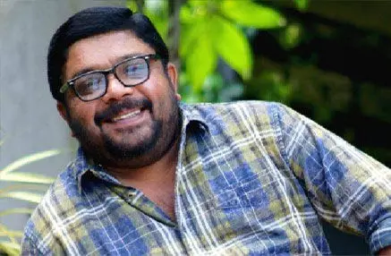 ആ നടിയെ വീട്ടിൽ കൊണ്ട് വന്ന് വളർത്താൻ തോന്നും: ജോണി ആന്റണി ആ നടിയെ വീട്ടിൽ കൊണ്ട് വന്ന് വളർത്താൻ തോന്നും: ജോണി ആന്റണി