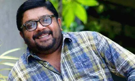 ആ നടിയെ വീട്ടിൽ കൊണ്ട് വന്ന് വളർത്താൻ തോന്നും: ജോണി ആന്റണി ആ നടിയെ വീട്ടിൽ കൊണ്ട് വന്ന് വളർത്താൻ തോന്നും: ജോണി ആന്റണി