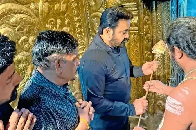 തിരുമലൈ മുറുകന് വെല് നൽകി ദർശനം നടത്തി മോഹൻലാൽ