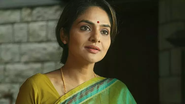 പത്ത് സിനിമകൾ ചെയ്തതിന് തുല്യമായി ലാലേട്ടനൊപ്പം ഉള്ള ആ ഒരു ഗാനം, ആ ഒരു പാട്ടിന് വേണ്ടി മാത്രമാണ് തന്നെ വിളിച്ചത്:- മധുബാല പത്ത് സിനിമകൾ ചെയ്തതിന് തുല്യമായി ലാലേട്ടനൊപ്പം ഉള്ള ആ ഒരു ഗാനം, ആ ഒരു പാട്ടിന് വേണ്ടി മാത്രമാണ് തന്നെ വിളിച്ചത്:- മധുബാല