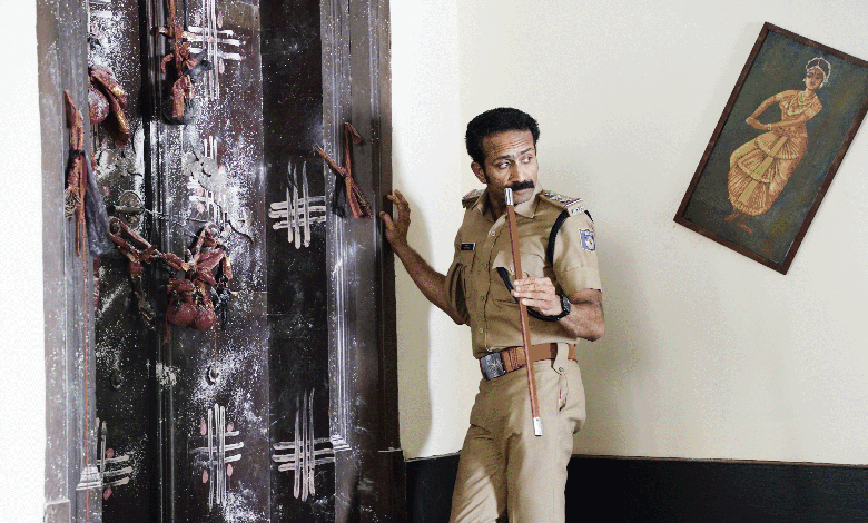 ഷൈൻ ടോം ചാക്കോ പോലീസ് വേഷത്തിൽ ദി പ്രൊട്ടക്ടർ ജൂൺ 13ന് തിയേറ്ററുകളിലെത്തും ഷൈൻ ടോം ചാക്കോ പോലീസ് വേഷത്തിൽ ദി പ്രൊട്ടക്ടർ ജൂൺ 13ന് തിയേറ്ററുകളിലെത്തും