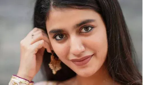 വലിയ തുക പ്രതിഫലം വാങ്ങുന്ന ആളാണെന്ന് ഒരു സംവിധായകനെ തെറ്റിദ്ധരിപ്പിച്ച് അവസരം നഷ്ടപ്പെടുത്തി, ഇതിൽ നിന്നും അവർക്ക് എന്ത് സന്തോഷമാണ് കിട്ടുന്നത്: പ്രിയ വാര്യർ വലിയ തുക പ്രതിഫലം വാങ്ങുന്ന ആളാണെന്ന് ഒരു സംവിധായകനെ തെറ്റിദ്ധരിപ്പിച്ച് അവസരം നഷ്ടപ്പെടുത്തി, ഇതിൽ നിന്നും അവർക്ക് എന്ത് സന്തോഷമാണ് കിട്ടുന്നത്: പ്രിയ വാര്യർ