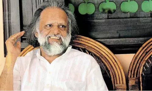 മിന്നൽ വള എന്ന ആശയം എന്റേതല്ല, അത് രഖുവംശ കാവ്യത്തിൽ കാളിദാസൻ എഴുതിയത് കൈതപ്രം മിന്നൽ വള എന്ന ആശയം എന്റേതല്ല, അത് രഖുവംശ കാവ്യത്തിൽ കാളിദാസൻ എഴുതിയത് കൈതപ്രം