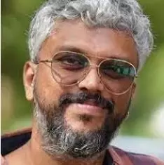 വളരെ രസമുള്ള ഒരു അഭിനേത്രിയാണ് ചേച്ചി. വളരെ നന്നായി കോമഡി ഹാന്ഡില് ചെയ്യാന് ആള്ക്ക് സാധിക്കും വിപിൻ ദാസ് വളരെ രസമുള്ള ഒരു അഭിനേത്രിയാണ് ചേച്ചി. വളരെ നന്നായി കോമഡി ഹാന്ഡില് ചെയ്യാന് ആള്ക്ക് സാധിക്കും വിപിൻ ദാസ്