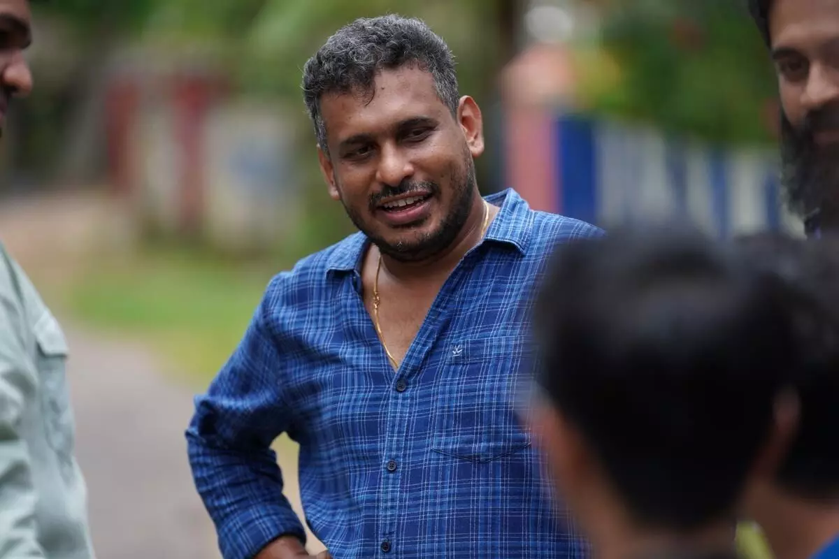 നൈസ് പടം! ഭാവിയില് കള്ട്ട് സ്റ്റാറ്റസ് ലഭിക്കും; മൂണ്വാക്കിനെ പ്രശംസിച്ച് സൂപ്പര് ഹിറ്റുകള് ഒരുക്കിയ ഗിരീഷ് എ.ഡി നൈസ് പടം! ഭാവിയില് കള്ട്ട് സ്റ്റാറ്റസ് ലഭിക്കും; മൂണ്വാക്കിനെ പ്രശംസിച്ച് സൂപ്പര് ഹിറ്റുകള് ഒരുക്കിയ ഗിരീഷ് എ.ഡി