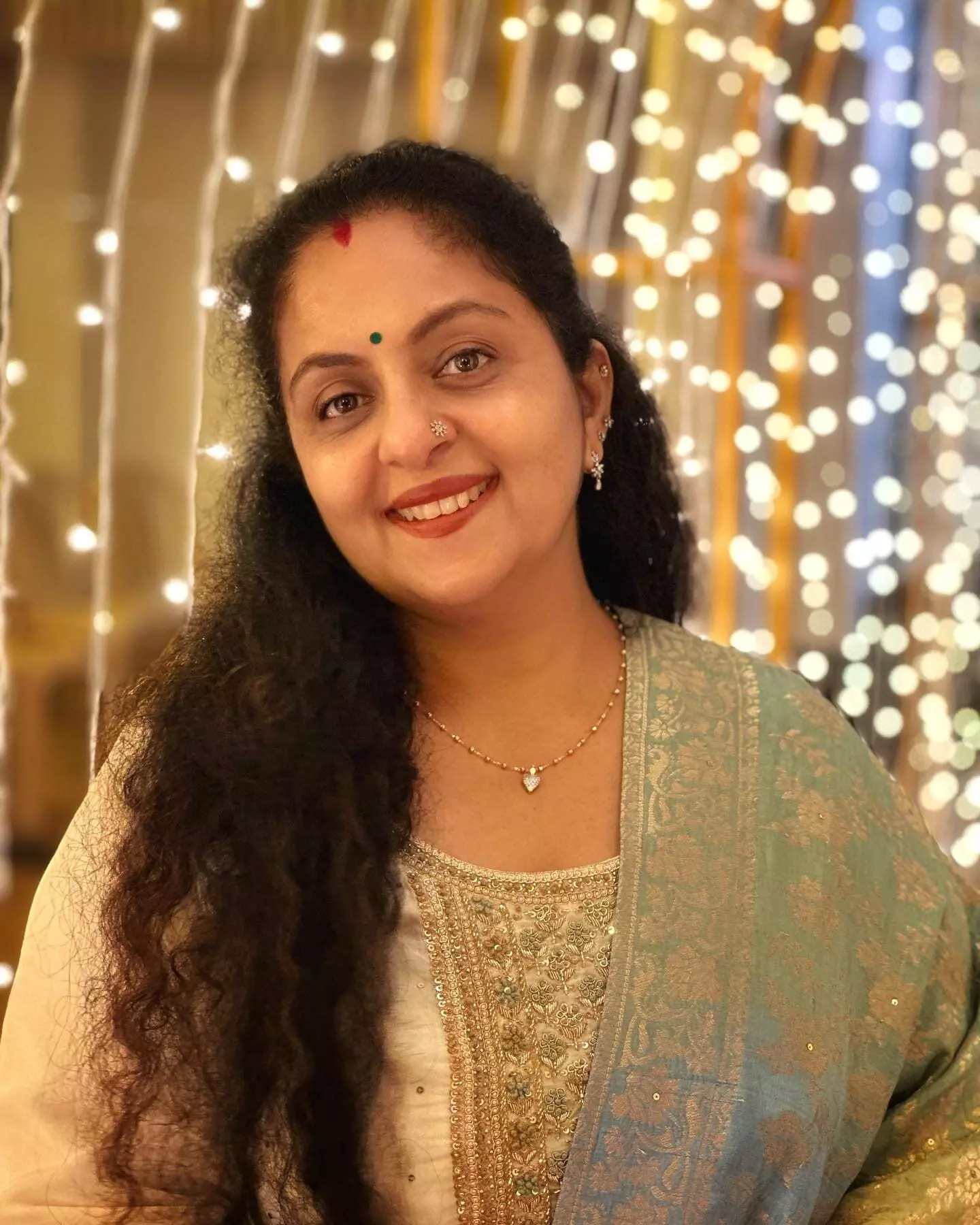 നിന്റെ പ്രസവത്തിന് മുമ്പുള്ള അവസാന ദിവസങ്ങൾ ഒരു റോളർ കോസ്റ്റർ യാത്രയായിരിക്കുമെന്ന് പ്രതീക്ഷിച്ചില്ല: സിന്ധു കൃഷ്ണകുമാർ നിന്റെ പ്രസവത്തിന് മുമ്പുള്ള അവസാന ദിവസങ്ങൾ ഒരു റോളർ കോസ്റ്റർ യാത്രയായിരിക്കുമെന്ന് പ്രതീക്ഷിച്ചില്ല: സിന്ധു കൃഷ്ണകുമാർ