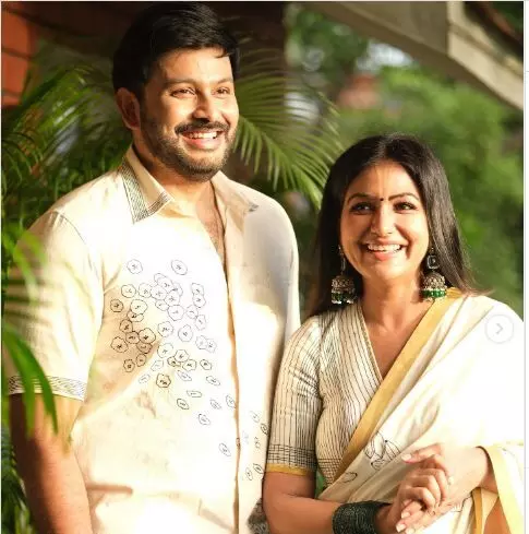 സാമ്പത്തിക തട്ടിപ്പിന് ഇരയായതിന്റെ ട്രോമയിൽ പ്രിയക്ക് ഗർഭാവസ്ഥയിലുള്ള കുഞ്ഞു നഷ്ടമായി: നിഹാൽ പിള്ള സാമ്പത്തിക തട്ടിപ്പിന് ഇരയായതിന്റെ ട്രോമയിൽ പ്രിയക്ക് ഗർഭാവസ്ഥയിലുള്ള കുഞ്ഞു നഷ്ടമായി: നിഹാൽ പിള്ള