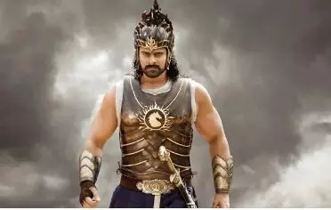 ബാഹുബലി വീണ്ടും വരുന്നു രണ്ടു ഭാഗങ്ങളും ചേർത്ത് ഒറ്റച്ചിത്രമായാണ് എത്തുന്നത് ബാഹുബലി വീണ്ടും വരുന്നു രണ്ടു ഭാഗങ്ങളും ചേർത്ത് ഒറ്റച്ചിത്രമായാണ് എത്തുന്നത്