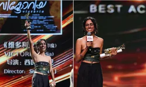 27-ാമത് ഷാങ്ഹായ് അന്താരാഷ്ട്ര ചലച്ചിത്രോത്സവത്തിൽ തിളങ്ങി മലയാളിയായ മീനാക്ഷി ജയൻ 27-ാമത് ഷാങ്ഹായ് അന്താരാഷ്ട്ര ചലച്ചിത്രോത്സവത്തിൽ തിളങ്ങി മലയാളിയായ മീനാക്ഷി ജയൻ