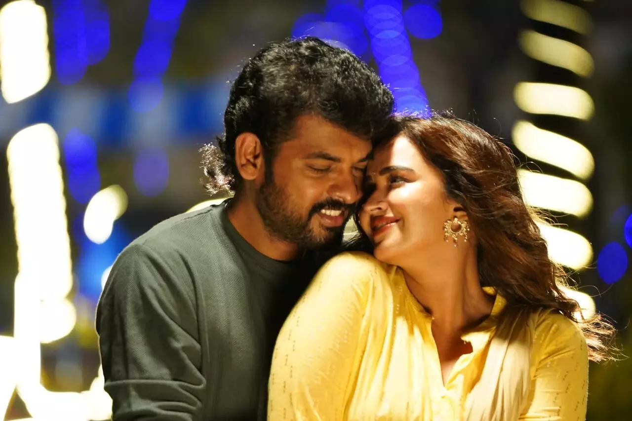 ചിരിയുടെ മാലപ്പടക്കത്തിന് തിരി കൊളുത്തി എഴില് ചിത്രം ദേസിംഗ് രാജാ 2 എത്തുന്നു ! ചിരിയുടെ മാലപ്പടക്കത്തിന് തിരി കൊളുത്തി എഴില് ചിത്രം ദേസിംഗ് രാജാ 2 എത്തുന്നു !