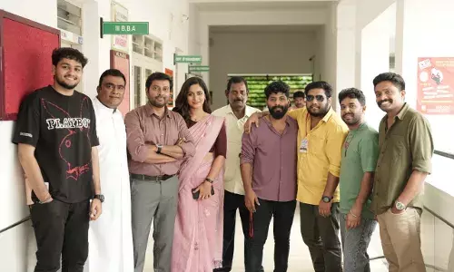 ജൂനിയര് ഷാജി കൈലാസും , ജൂനിയര് രണ്ജി പണിക്കരും  ഒന്നിച്ച് ക്യാമറക്കുമുന്നില് ജൂനിയര് ഷാജി കൈലാസും , ജൂനിയര് രണ്ജി പണിക്കരും  ഒന്നിച്ച് ക്യാമറക്കുമുന്നില്