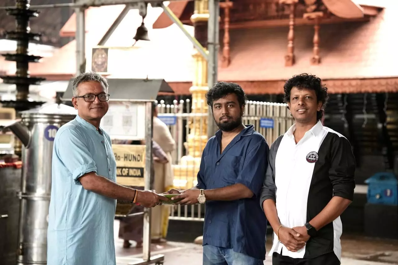 മലയാളത്തിലെ യുവതാരങ്ങള് പ്രധാന കഥാപാത്രങ്ങളിലെത്തുന്ന ചിത്രം ഒരു സ്റ്റാര്ട്ട് അപ്പ് കഥ യുടെ പൂജ ചോറ്റാനിക്കര ക്ഷേത്രത്തില് നടന്നു മലയാളത്തിലെ യുവതാരങ്ങള് പ്രധാന കഥാപാത്രങ്ങളിലെത്തുന്ന ചിത്രം ഒരു സ്റ്റാര്ട്ട് അപ്പ് കഥ യുടെ പൂജ ചോറ്റാനിക്കര ക്ഷേത്രത്തില് നടന്നു
