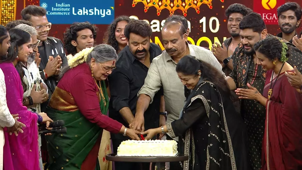 മെഗാ സ്റ്റേജ് ഇവന്റ് സ്റ്റാര് സിംഗര് സീസണ് 10 മണ്സൂണ് ഫെസ്റ്റിവല് മെഗാ സ്റ്റേജ് ഇവന്റ് സ്റ്റാര് സിംഗര് സീസണ് 10 മണ്സൂണ് ഫെസ്റ്റിവല്
