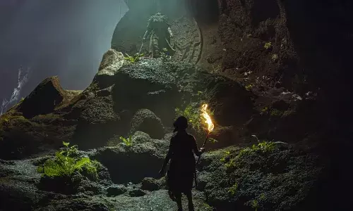 ലോകയുടെ യൂണിവേഴ്സിലെത്തി 1 മില്യണ് കാഴ്ചക്കാര് ; ട്രെയിലര് തരംഗമാകുന്നു ലോകയുടെ യൂണിവേഴ്സിലെത്തി 1 മില്യണ് കാഴ്ചക്കാര് ; ട്രെയിലര് തരംഗമാകുന്നു