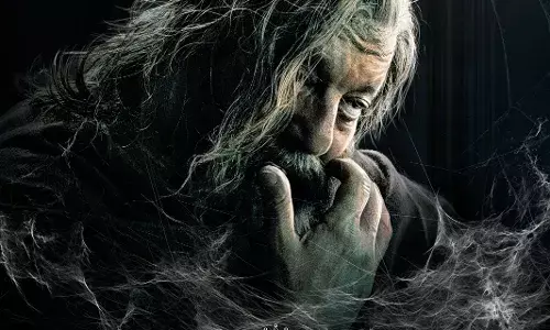 ഞെട്ടിക്കാന് സഞ്ജു ബാബ എത്തുന്നു പ്രഭാസിന്റെ ഹൊറര് - ഫാന്റസി ചിത്രം രാജാസാബിലെ സഞ്ജയ് ദത്തിന്റെ ലുക്ക് താരത്തിന് ജന്മദിന സമ്മാനമായി പുറത്തുവിട്ട് അണിയറപ്രവര്ത്തകര് ഞെട്ടിക്കാന് സഞ്ജു ബാബ എത്തുന്നു പ്രഭാസിന്റെ ഹൊറര് - ഫാന്റസി ചിത്രം രാജാസാബിലെ സഞ്ജയ് ദത്തിന്റെ ലുക്ക് താരത്തിന് ജന്മദിന സമ്മാനമായി പുറത്തുവിട്ട് അണിയറപ്രവര്ത്തകര്