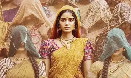 ആചാരങ്ങളും അനുഷ്ഠാനങ്ങളും സ്ത്രീകളുടെ സ്വാതന്ത്ര്യത്തെ എങ്ങനെ ബാധിക്കുന്നു? സാമൂഹിക വിലക്കുകളെ ചോദ്യം ചെയ്യുന്ന പ്രമേയവുമായി പര്ദ ആചാരങ്ങളും അനുഷ്ഠാനങ്ങളും സ്ത്രീകളുടെ സ്വാതന്ത്ര്യത്തെ എങ്ങനെ ബാധിക്കുന്നു? സാമൂഹിക വിലക്കുകളെ ചോദ്യം ചെയ്യുന്ന പ്രമേയവുമായി പര്ദ