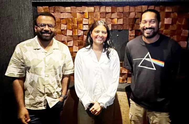 ബോളിവുഡ് സംഗീത ലോകത്തെ വൈറല്‍ സിസ്റ്റേഴ്‌സ് മലയാളത്തിലേക്ക്