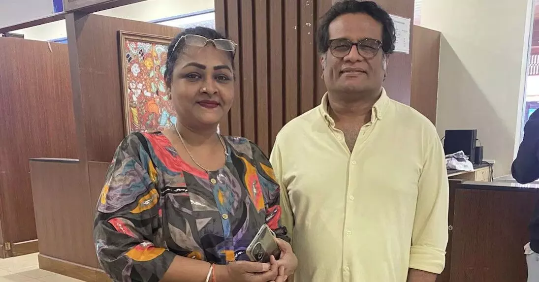ഷക്കീല മാം, ഈ നന്മ നിറഞ്ഞ മനസ്സിന് നന്ദി; താരവുമായുള്ള കൂടിക്കാഴ്ച പങ്കുവച്ച് ഹരീഷ് പേരടി ഷക്കീല മാം, ഈ നന്മ നിറഞ്ഞ മനസ്സിന് നന്ദി; താരവുമായുള്ള കൂടിക്കാഴ്ച പങ്കുവച്ച് ഹരീഷ് പേരടി