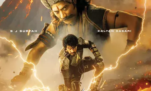 പ്രശാന്ത് വര്മ്മ സിനിമാറ്റിക് യൂണിവേഴ്സിലെ കല്യാണ് ദസാരി - ശരണ് കോപ്പിസേട്ടി ചിത്രം അധീര; എസ് ജെ സൂര്യയുടെ കാരക്ടര് പോസ്റ്റര് പുറത്ത് പ്രശാന്ത് വര്മ്മ സിനിമാറ്റിക് യൂണിവേഴ്സിലെ കല്യാണ് ദസാരി - ശരണ് കോപ്പിസേട്ടി ചിത്രം അധീര; എസ് ജെ സൂര്യയുടെ കാരക്ടര് പോസ്റ്റര് പുറത്ത്