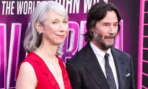 61-ല് കിയാനു റീവ്സിന് പ്രണയസാഫല്യം! സൂപ്പര് താരത്തിന്റെ വിവാഹം അതീവ രഹസ്യമായി 61-ല് കിയാനു റീവ്സിന് പ്രണയസാഫല്യം! സൂപ്പര് താരത്തിന്റെ വിവാഹം അതീവ രഹസ്യമായി