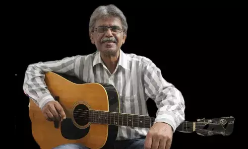 കൊച്ചിയുടെ രാവുകളെ ത്രസിപ്പിച്ച റോക്ക് ഗായകന്, യുവത്വത്തിന്റെ ഹരം; ആന്റണി ഐസക്ക്സ് ഓര്മയായി കൊച്ചിയുടെ രാവുകളെ ത്രസിപ്പിച്ച റോക്ക് ഗായകന്, യുവത്വത്തിന്റെ ഹരം; ആന്റണി ഐസക്ക്സ് ഓര്മയായി