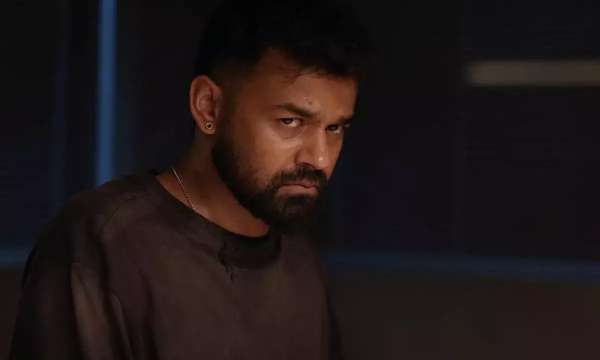 ഓരോ ഫ്രെയിമിലും ഭയം, പിടിച്ചിരുത്തുന്ന മേക്കിംഗ്, പ്രണവിന്റെ കരിയര് ബെസ്റ്റ്! ഓരോ ഫ്രെയിമിലും ഭയം, പിടിച്ചിരുത്തുന്ന മേക്കിംഗ്, പ്രണവിന്റെ കരിയര് ബെസ്റ്റ്!