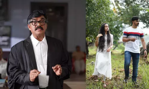 അഡ്വ. ശ്രീധരന് പിള്ളയായി വിജയരാഘവന്; ജൂനിയേഴ്സ് ജേണി തീയേറ്ററുകളിലേക്ക് അഡ്വ. ശ്രീധരന് പിള്ളയായി വിജയരാഘവന്; ജൂനിയേഴ്സ് ജേണി തീയേറ്ററുകളിലേക്ക്