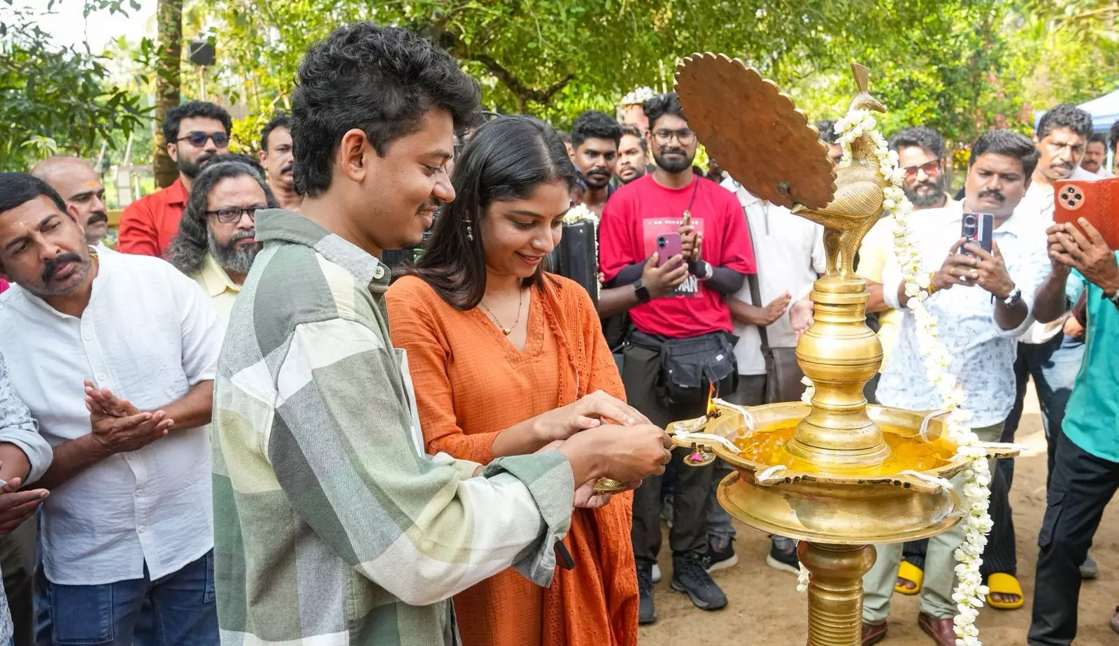 ഇറ്റ്സ് എ മെഡിക്കല് മിറക്കിള്; സംഗീത് പ്രതാപ്-ഷറഫുദീന് ചിത്രം ഇറ്റ്സ് എ മെഡിക്കല് മിറക്കിള്; സംഗീത് പ്രതാപ്-ഷറഫുദീന് ചിത്രം