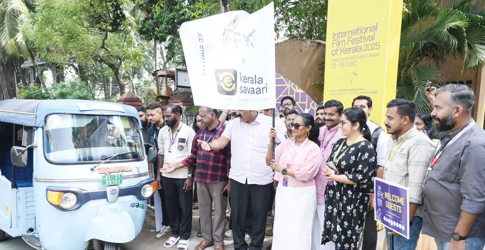 സിനിമ പ്രേമികള്ക്ക് സൗജന്യ യാത്രയുമായി കേരള സവാരിയുടെ സിനിമ സവാരി സിനിമ പ്രേമികള്ക്ക് സൗജന്യ യാത്രയുമായി കേരള സവാരിയുടെ സിനിമ സവാരി