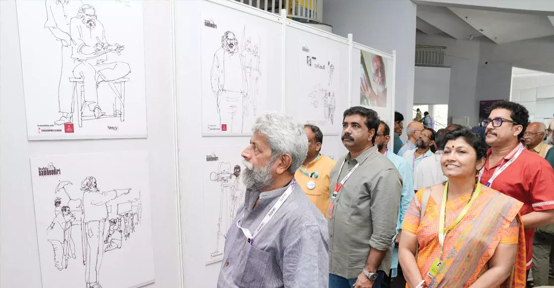 ഓര്മകളുടെ ഇടമായി ആര്ട്ടിസ്റ്റ് നമ്പൂതിരിയുടെ ലൊക്കേഷന് സ്കെച്ചുകള് ഓര്മകളുടെ ഇടമായി ആര്ട്ടിസ്റ്റ് നമ്പൂതിരിയുടെ ലൊക്കേഷന് സ്കെച്ചുകള്