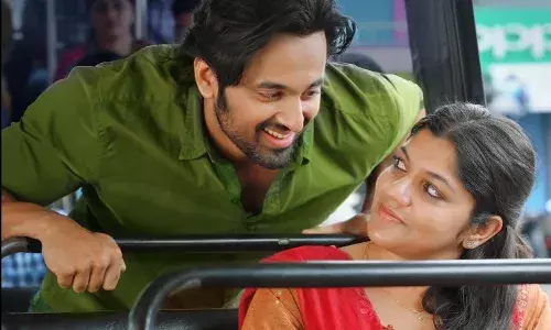 മിണ്ടിയും പറഞ്ഞും ഉണ്ണി മുകുന്ദനും അപര്ണ ബാലമുരളിയും; ടീസര് എത്തി മിണ്ടിയും പറഞ്ഞും ഉണ്ണി മുകുന്ദനും അപര്ണ ബാലമുരളിയും; ടീസര് എത്തി