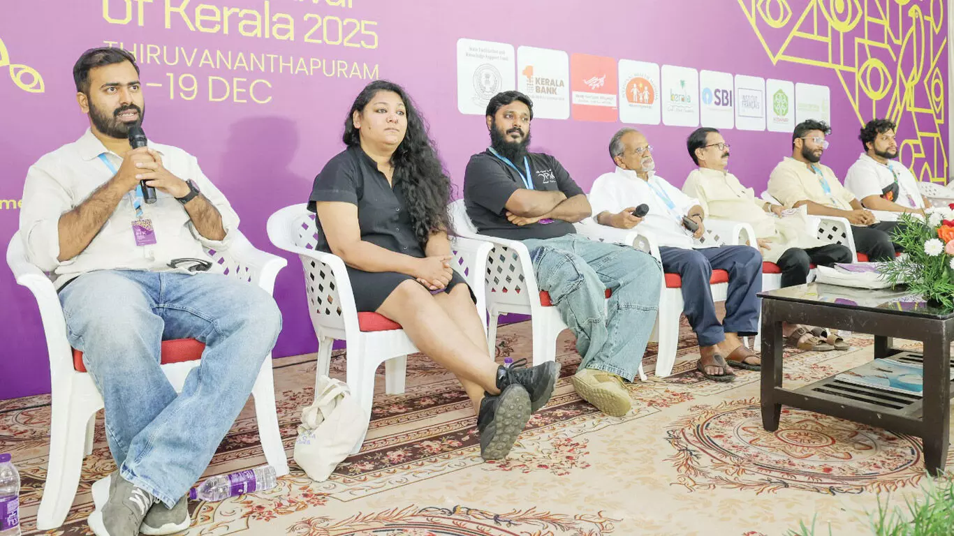 മോഹ സിനിമ എടുത്തപ്പോളുള്ള സാമ്പത്തിക പ്രയാസങ്ങള് വിവരിച്ച് മീറ്റ് ദ ഡയറക്ടര് മോഹ സിനിമ എടുത്തപ്പോളുള്ള സാമ്പത്തിക പ്രയാസങ്ങള് വിവരിച്ച് മീറ്റ് ദ ഡയറക്ടര്