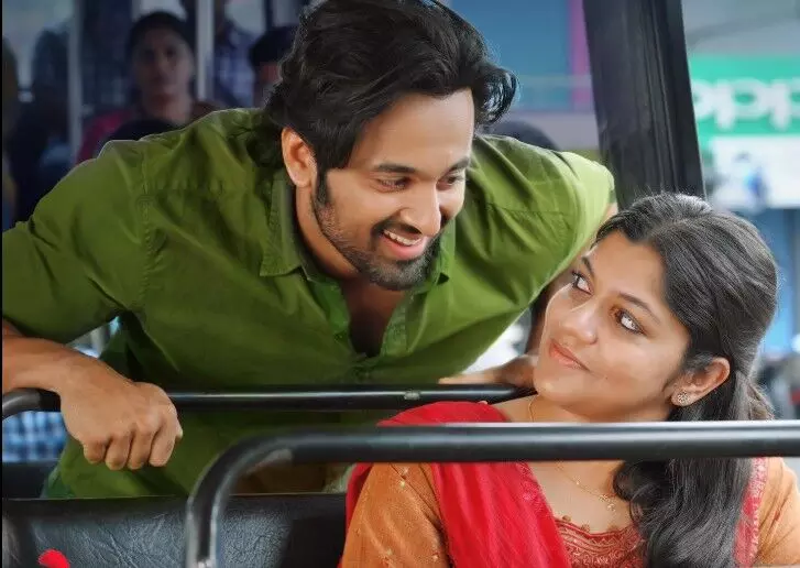 മിണ്ടിയും പറഞ്ഞും ഉണ്ണി മുകുന്ദനും അപര്ണ ബാലമുരളിയും; ടീസര് എത്തി മിണ്ടിയും പറഞ്ഞും ഉണ്ണി മുകുന്ദനും അപര്ണ ബാലമുരളിയും; ടീസര് എത്തി