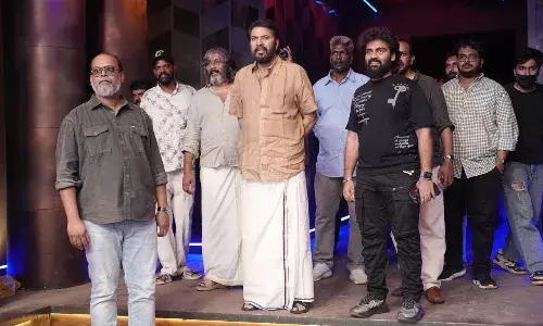 ദുല്‍ഖറിന്റെ സെറ്റില്‍ മമ്മൂട്ടിയുടെ മിന്നല്‍ സന്ദര്‍ശനം; ഐ ആം ഗെയിം ആക്ഷന്‍ ത്രില്ലര്‍