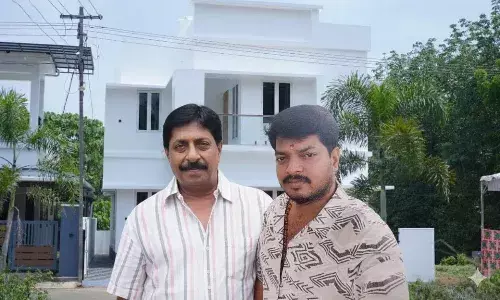 പ്രിയപ്പെട്ട ശ്രീനി സര്‍, അവിടെ ഡ്രൈവറെ വേണമെങ്കില്‍ വിളിക്കണേ...