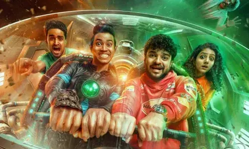 അൽത്താഫ് സലീം ഏലിയനായി എത്തുന്ന പ്ലൂട്ടോ ചിത്രത്തിന്റെ ആദ്യ പോസ്റ്റർ പുറത്തിറങ്ങി