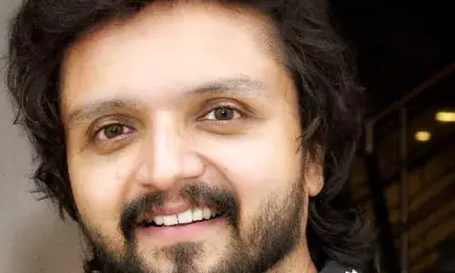 ഹൃദയാഘാതത്തെ തുടർന്ന് ആശുപത്രിയിലായ അവതാരകൻ രാജേഷ് കേശവിന്റെ ആരോഗ്യനിലയെക്കുറിച്ച് വൈകാരിക കുറിപ്പുമായി സുഹൃത്തും സഹപ്രവർത്തകനുമായ പ്രതാപ് ജയലക്ഷ്മി