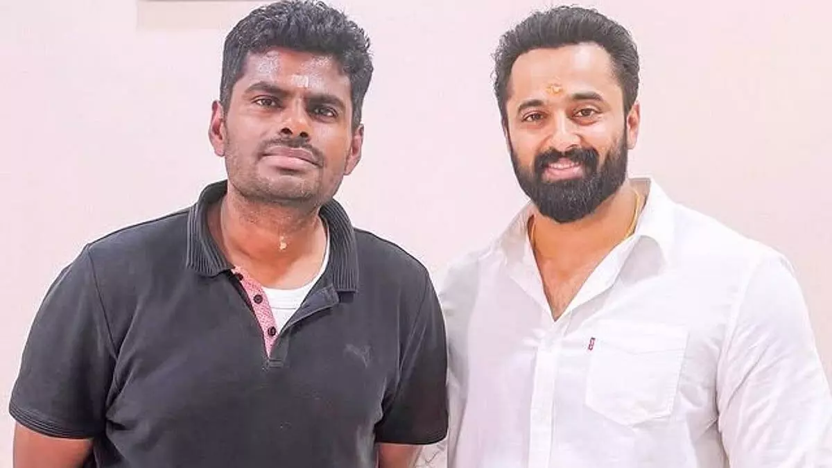 അണ്ണാമലയുമായി കൂടിക്കാഴ്ച്ച നടത്തി നടൻ ഉണ്ണി മുകുന്ദൻ അണ്ണാമലയുമായി കൂടിക്കാഴ്ച്ച നടത്തി നടൻ ഉണ്ണി മുകുന്ദൻ