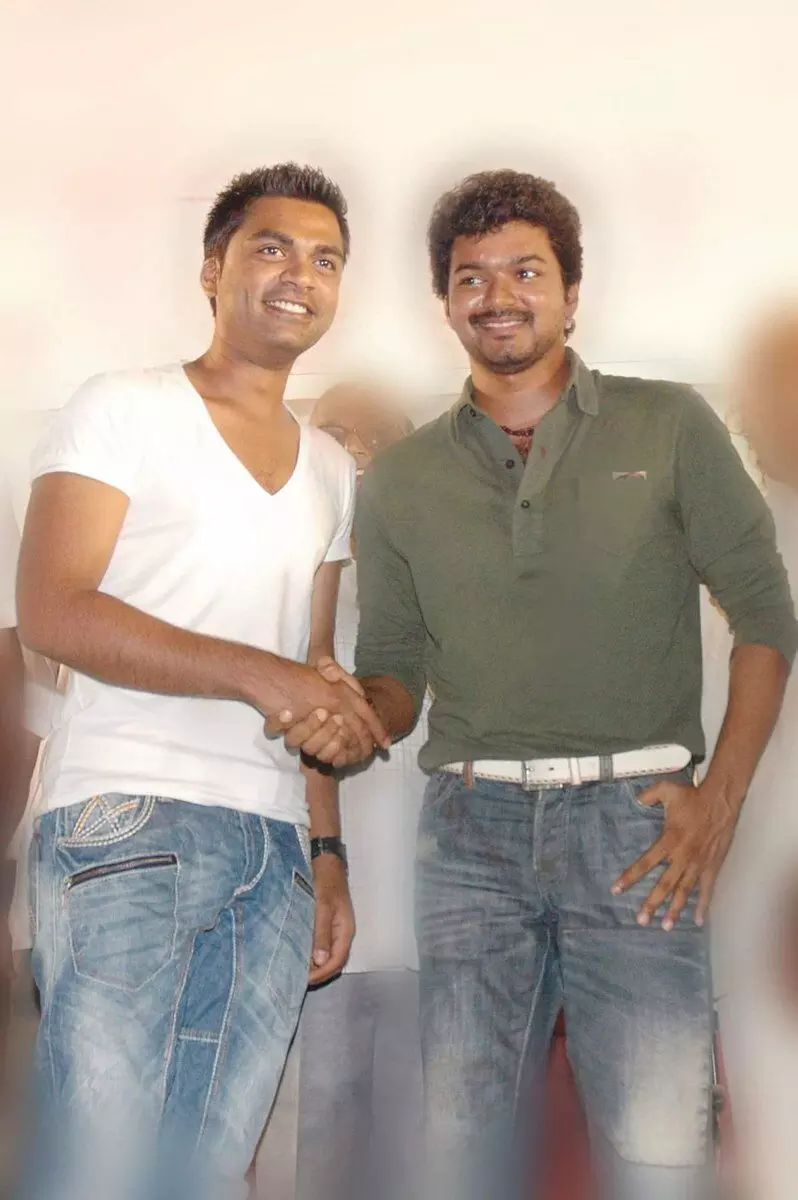 ജനനായകൻ സിനിമയുടെ റിലീസായി ബന്ധപ്പെട്ട വിവാദത്തിൽ വിജയ്ക്ക് സപ്പോർട്ടുമായി സിമ്പു ജനനായകൻ സിനിമയുടെ റിലീസായി ബന്ധപ്പെട്ട വിവാദത്തിൽ വിജയ്ക്ക് സപ്പോർട്ടുമായി സിമ്പു